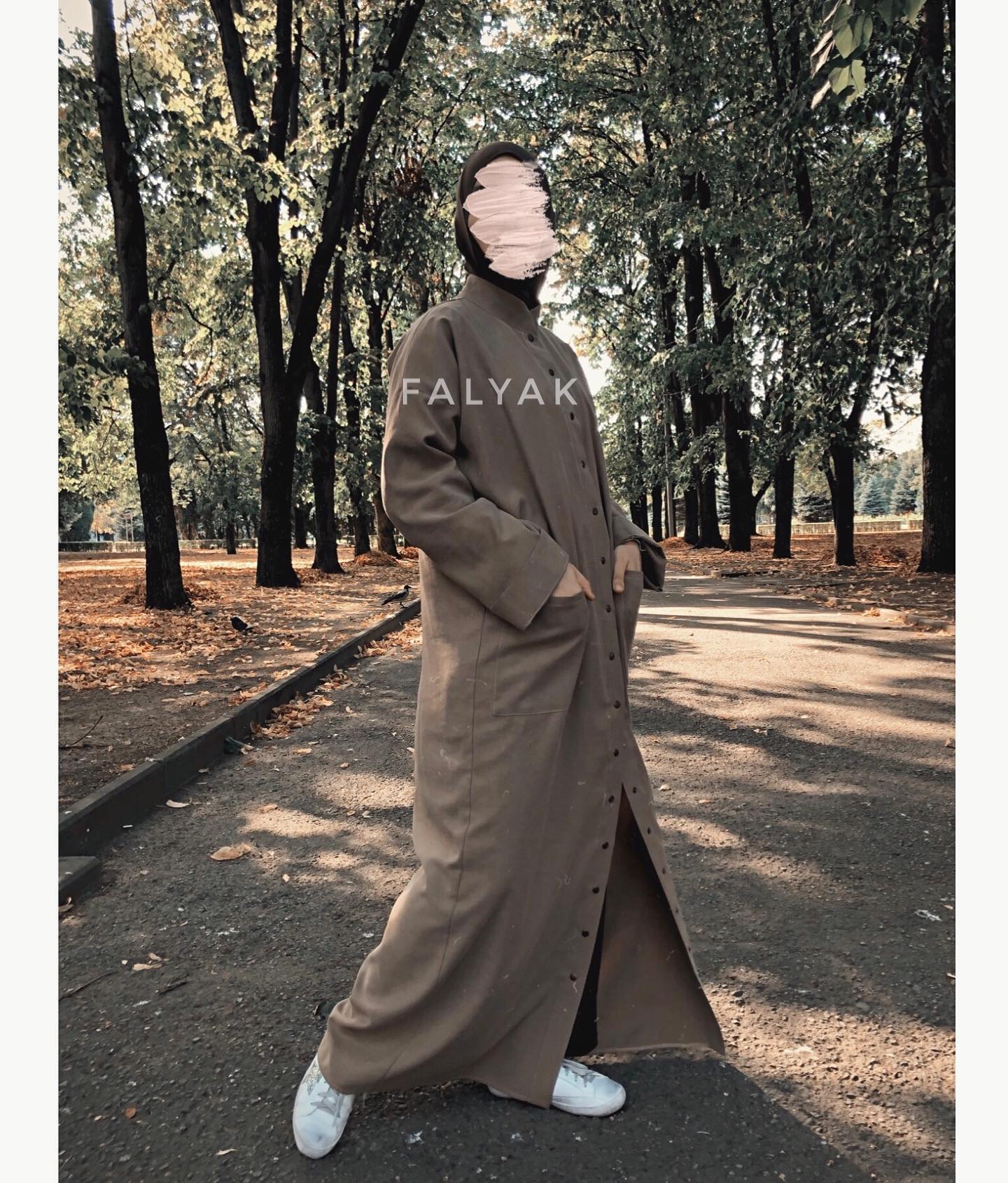 FALYAK MILANA TLO archive piece