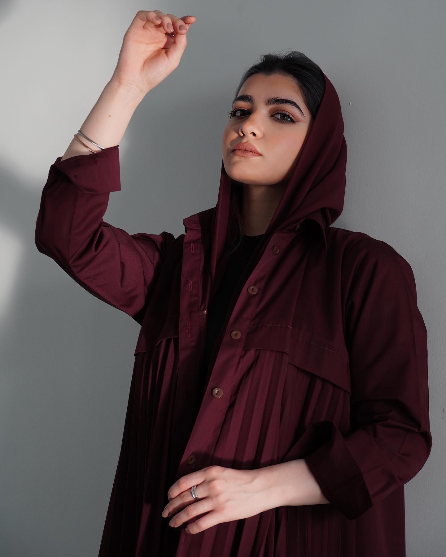 DH | Abaya line frame 1