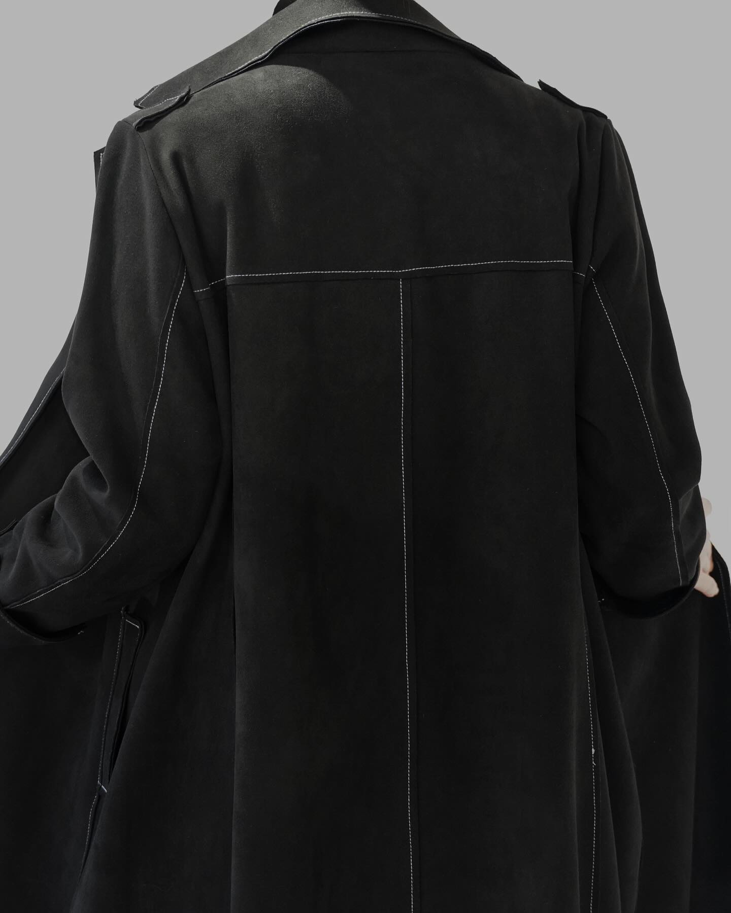 DH | Abaya line frame 2