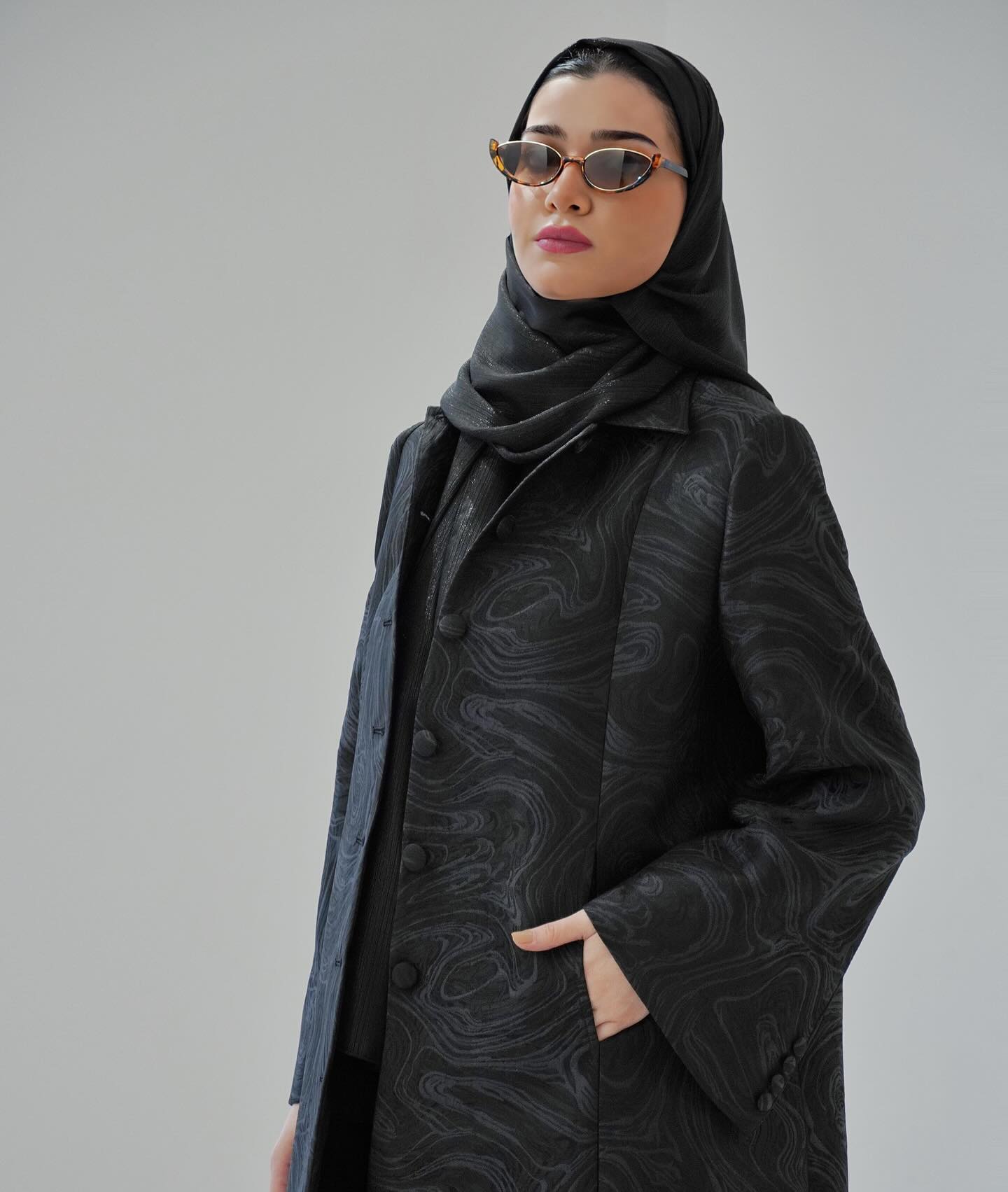 DH | Abaya line frame 2