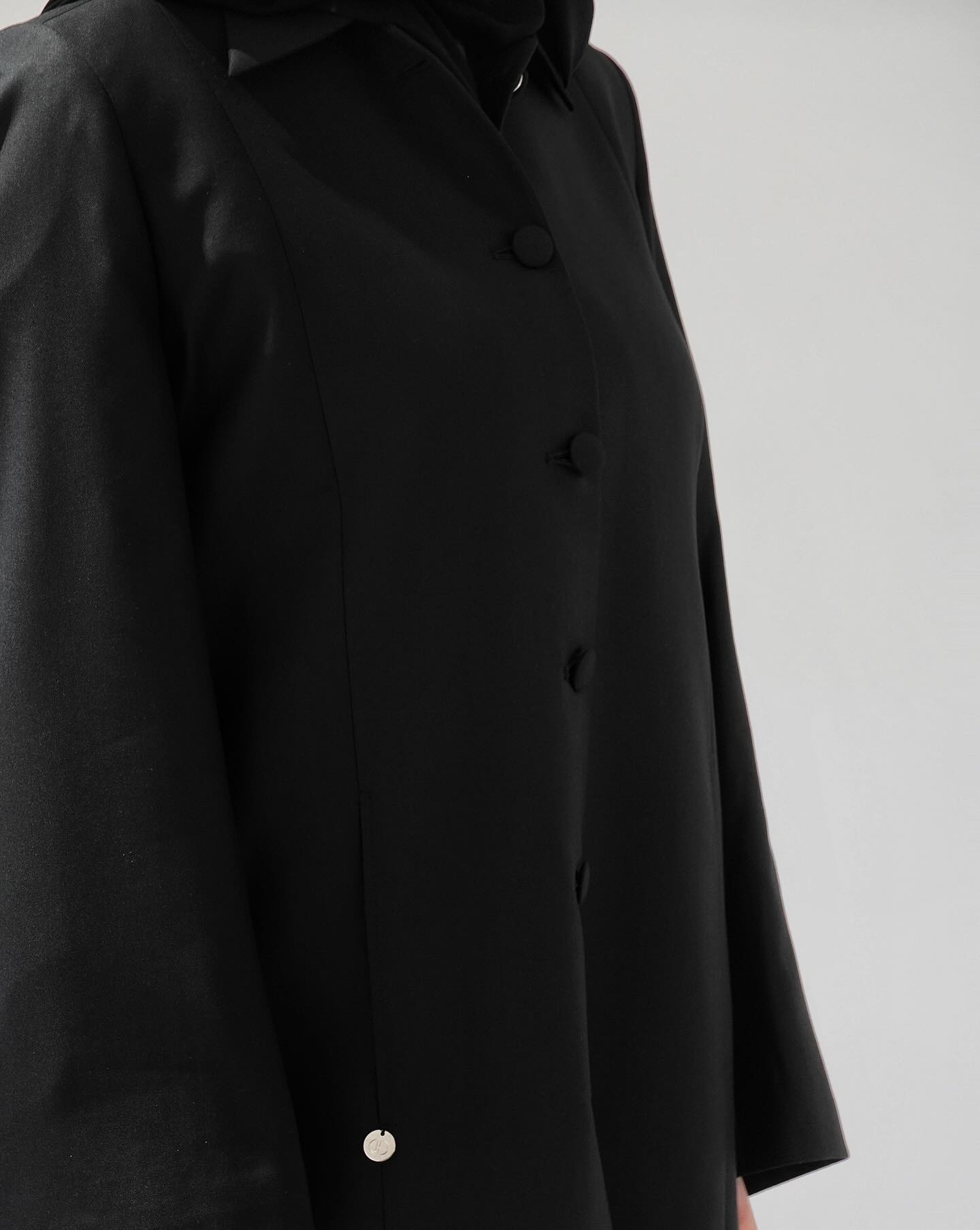 DH | Abaya line frame 2