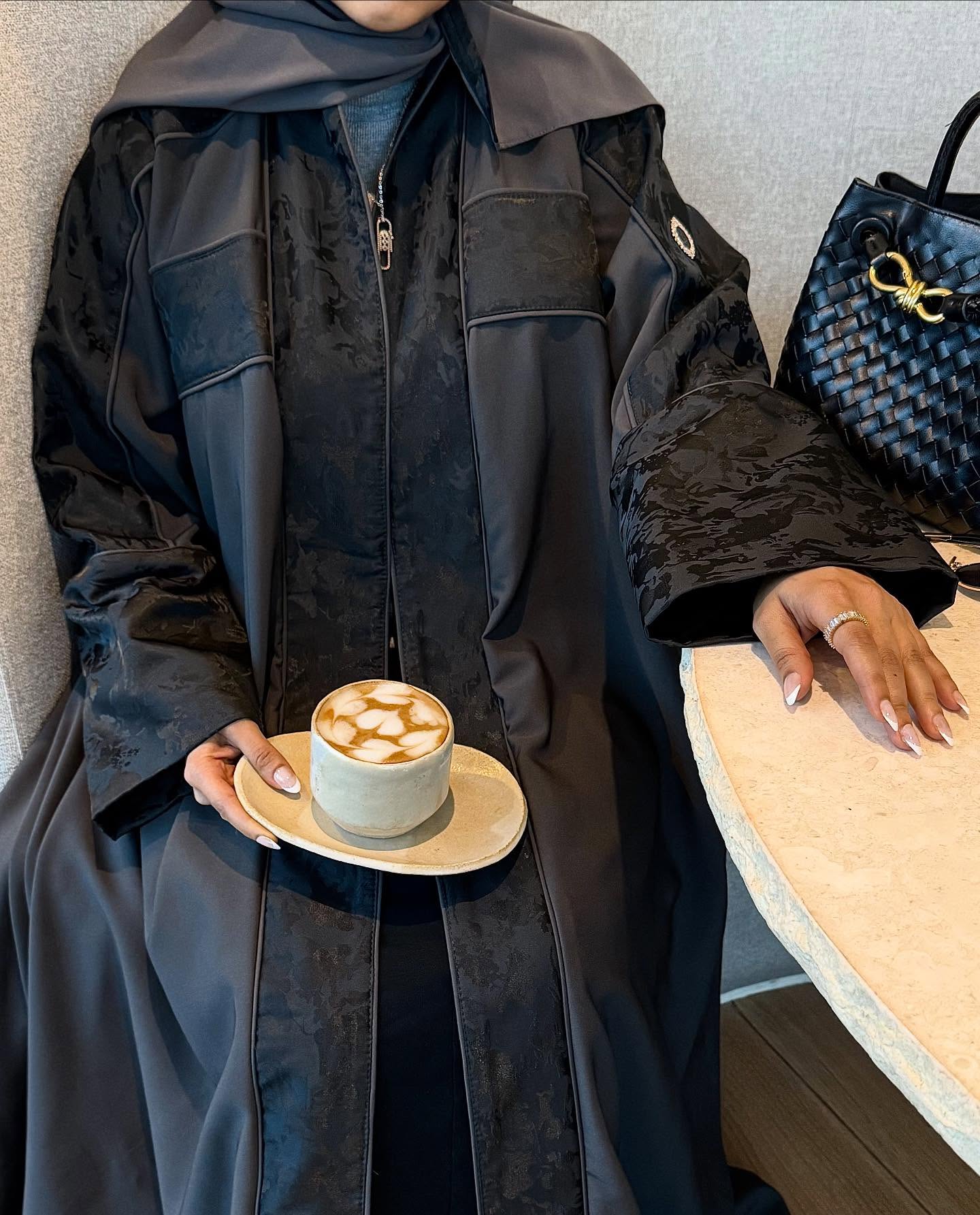 عبايات الزين archive piece