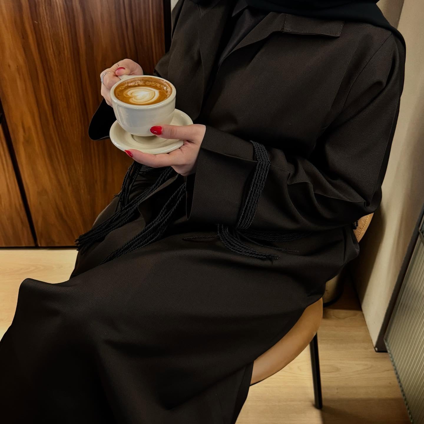BY AMTHAL | Kuwait Abayas frame 2
