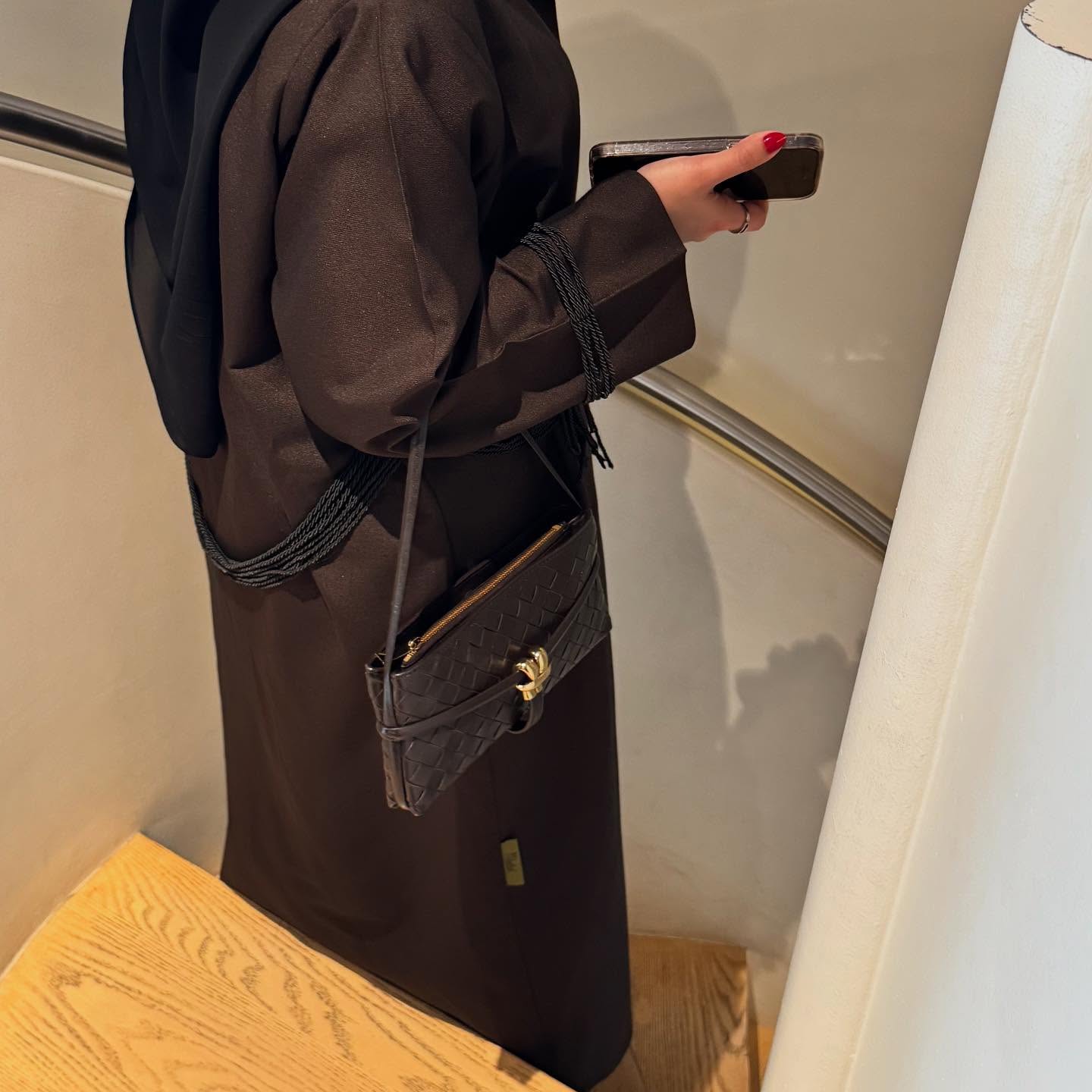 BY AMTHAL | Kuwait Abayas frame 3