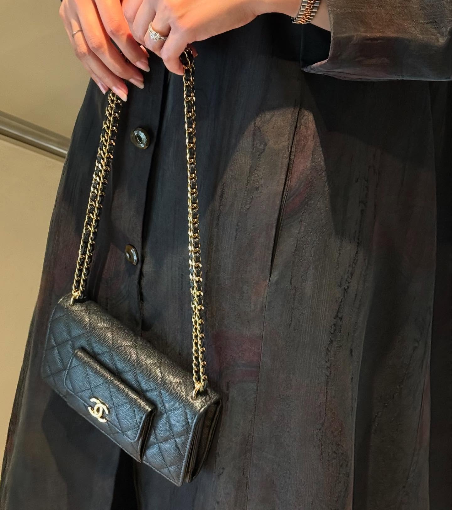BY AMTHAL | Kuwait Abayas frame 2