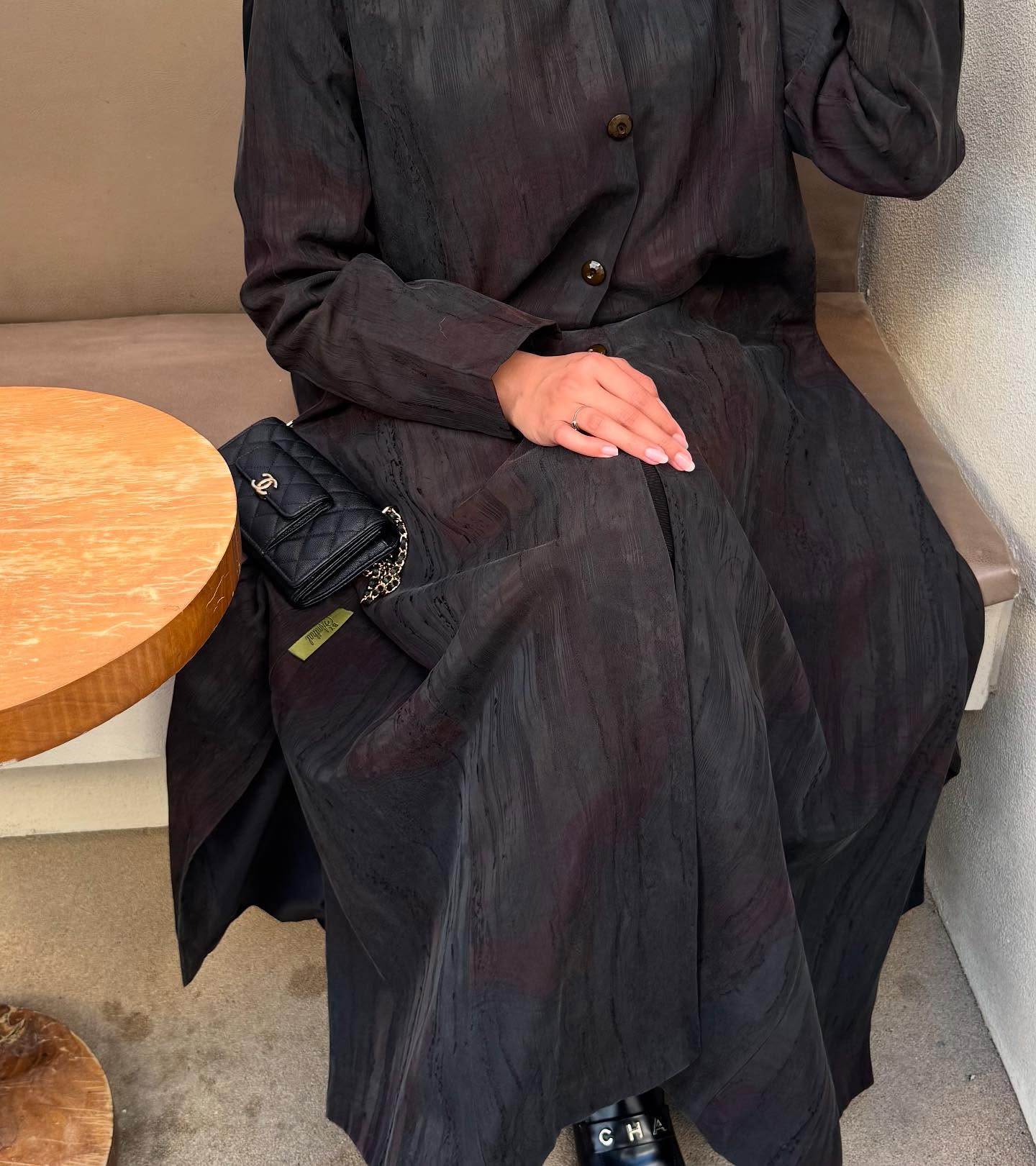 BY AMTHAL | Kuwait Abayas frame 4