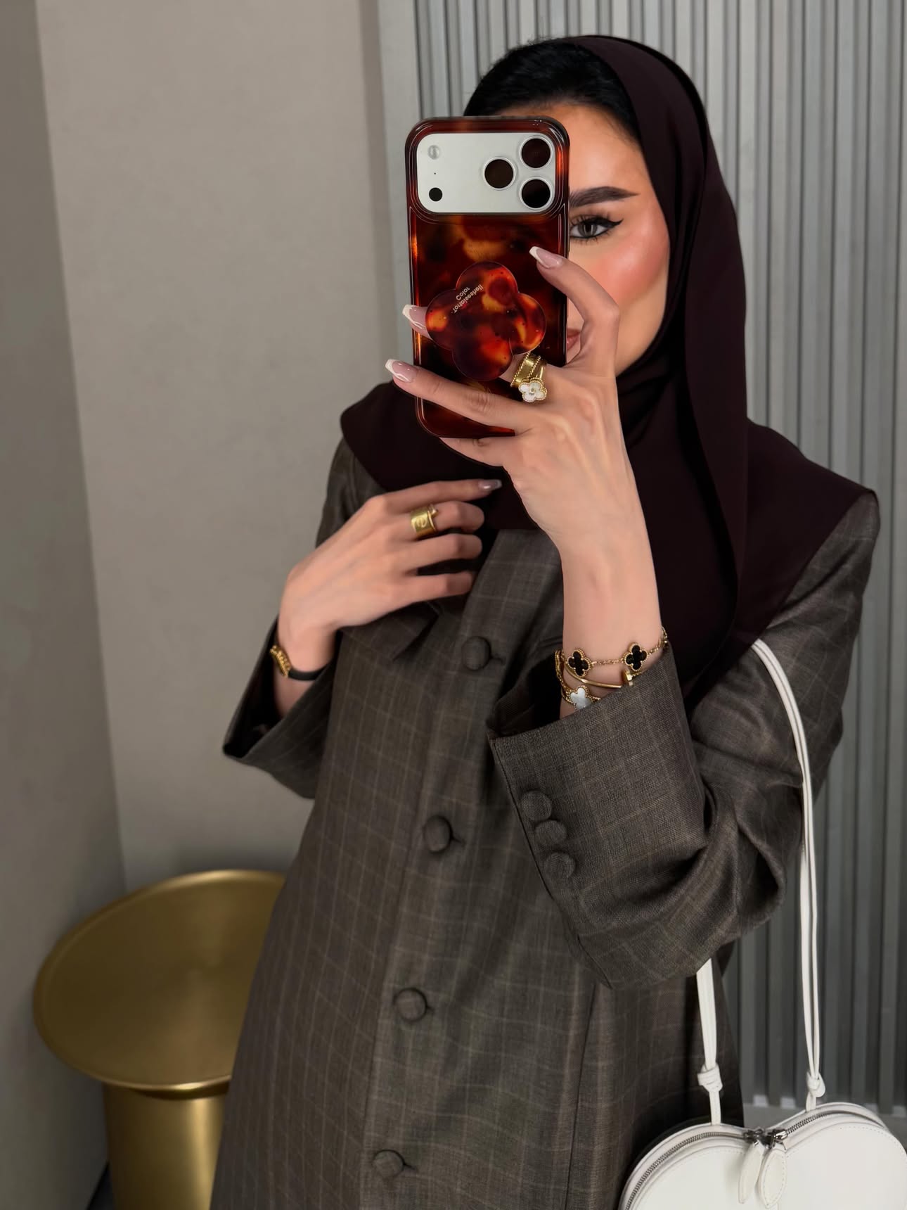 R A H A W I     A L . A N A Z I  ✿ᥫ᭡ frame 4