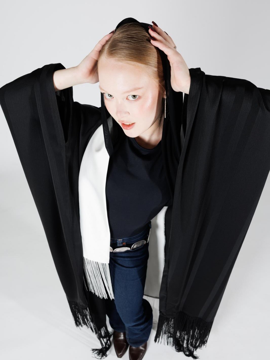 adele sakenova frame 5